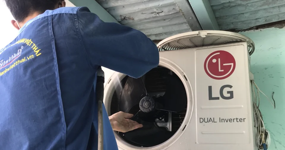 Dịch Vụ Rửa Máy Lạnh Tại Nhà TPHCM